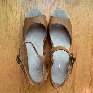 Old Navy Wedge Sandals, Size 8